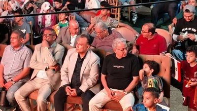 الالاف يشاهدون  مباراة مصر وبلجيكا بنادي محافظة الفيوم الرياضي