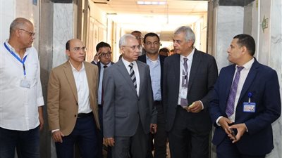 رئيس جامعة المنيا يتفقد أعمال التطوير الشامل ورفع الكفاءة لمستشفى القلب والصدر 