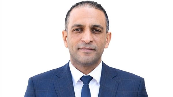 انضمام  العزب لمجلس إدارة الاتحاد الدولي لمنظار عنق الرحم