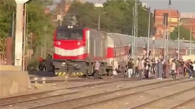عاجل.. خروج قطار عن القضبان في محطة طنطا 