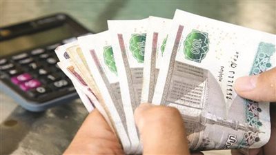 أصحاب البطاقات التموينية يترقبون «الدعم النقدى»