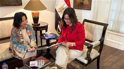 وزيرة الثقافة تبحث مع الشيخة مي آل خليفة آليات صون التراث وإحياء المباني التاريخية