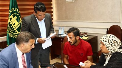 محافظ القليوبية يعقد اللقاء الجماهيري الأسبوعي لحل مشاكل المواطنين