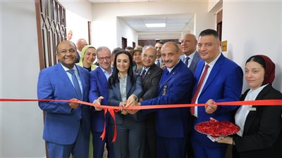 وزيرة التضامن تفتتح مركز تدريب وإنتاج الملابس الجاهزة بمستشفى مدينة نصر التخصصي