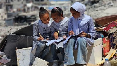 تقرير أممي: النزاعات والنزوح والتغيرات المناخية تتسبب في خسارة ملايين الأطفال فرص التعليم