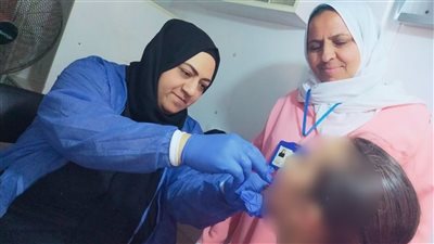 قافلة «العزازية» بالشرقية تقدم خدماتها لـ1886 مواطنًا وتحويل 4 حالات للجراحة