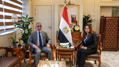 وزيرة التنمية تتابع مع محافظ الجيزة مشروعات الخطة الاستثمارية وتطوير منظومة المخلفات