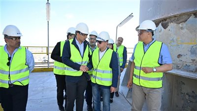  وزيرا الصناعة والاستثمار ومحافظ الإسكندرية يشهدون افتتاح صومعتي تصدير جديدتين