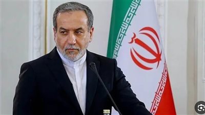 وزير الخارجية الإيراني: سنحدد طريقة إدارة مضيق هرمز