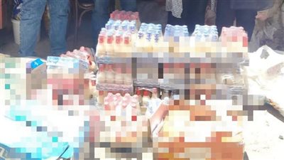ضبط 360 زجاجة عصير و380 عبوة بسكويت منتهية الصلاحية بالبحيرة