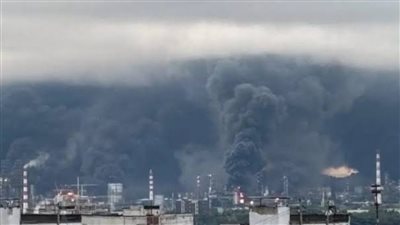 القوات الروسية تستهدف مصفاة نفط في زابوروجيه