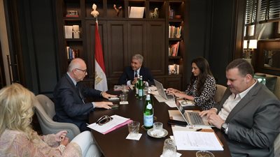  وزير السياحة يستعرض مستجدات القطاع السياحي  أمام أبرز وسائل الإعلام الإيطالية