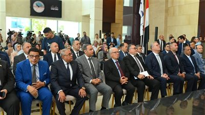 نائب رئيس الوزراء يشهد جرس التداول بالبورصة احتفاءً بالقيد المؤقت لـ4 شركات حكومية