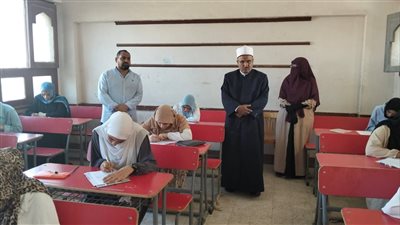 الجغرافيا لطلاب الأدبي بالثانوية الأزهرية بالإسماعيلية