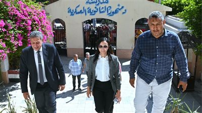 محافظ البحيرة تتفقد لجان امتحانات الثانوية العامة بدمنهور