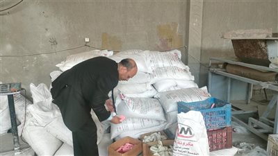 ضبط مصنع «غير مرخص» لتقليد أشهر العلامات التجارية بالغربية