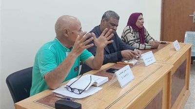 الملتقى الإقليمي الحادي عشر لأدباء جنوب الصعيد يعقد أولى جلساته بثقافة الغردقة