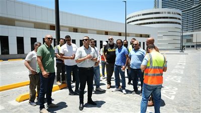 جهاز العلمين الجديدة يختبر منظومة الإخلاء الذكي ومكافحة الحريق بالأبراج الشاطئية