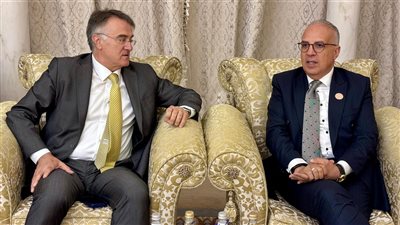 وزير الري يلتقي مدير معهد سيام باري الإيطالي لتعزيز التعاون والابتكار في إدارة المياه