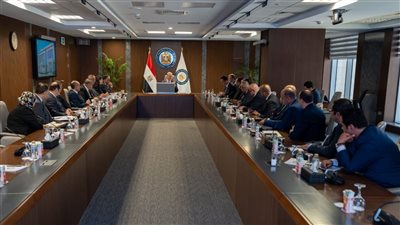 وزير البترول يتابع أداء هيئة البترول.. ويؤكد زيادة الإنتاج أولوية المرحلة المقبلة