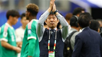مدرب اليابان ينهار بالبكاء بعد وداع كأس العالم في مشهد مؤثر