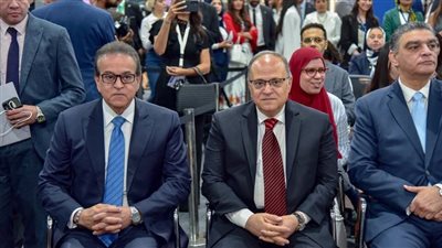 ملف الدواء في مصر بعد 30 يونيو.. من تأمين الاحتياجات إلى مشروع توطين الصناعة 