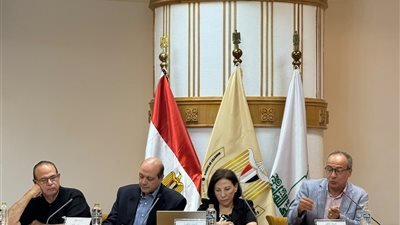 الأعلى للثقافة يناقش إنتاج عمل مسرحي استعراضي قومي عن ثورة 30 يونيو