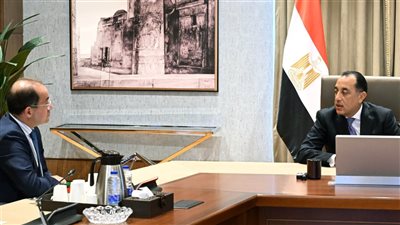 رئيس الوزراء يتابع مع وزير المالية عددًا من ملفات العمل