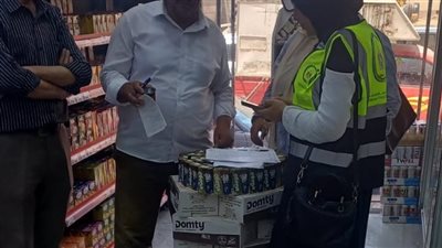ضبط 722 عبوة مشروبات طاقة و150 كيلو لحوم مجهولة بالشرقية