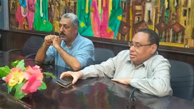 المجلس التنفيذى بقوص يستعرض مشروعات الخطة الاستثمارية