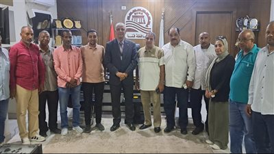 مدير تعليم قنا يستقبل أعضاء لجنة النظام والمراقبة للشهادة الإعدادية