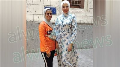 سائقة الاسكوتر لـ الوفد: رفضت 120 ألف جنيه ونفسي أربي بناتي من عرق جبيني (فيديو وصور)