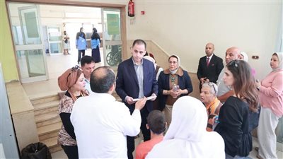 نائب وزير الصحة يحيل أطباء وعاملين بمستشفى برج العرب للتحقيق 