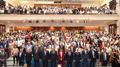 رئيس جامعة الإسكندرية والسفير هشام بدر ونائبة المحافظ يشهدون المبادرة الوطنية للمشروعات الخضراء الذكية