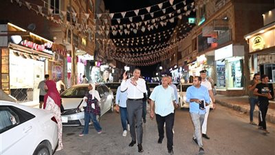 محافظ جنوب سيناء في جولة ليلية بمنطقة الطور..للقاءات مع المواطنين ومتابعة الخدمات