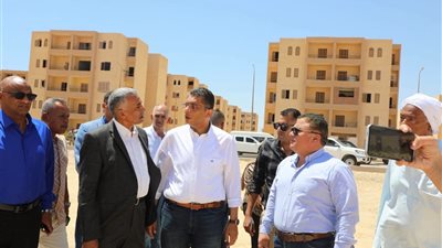  محافظ البحر الأحمر يضع حجر الأساس لموزع كهرباء استراتيجي يخدم 9 تقسيمات بالقصير