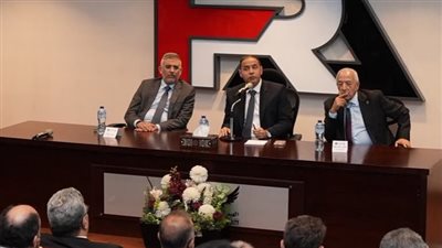 عزام يبحث مع شركات التأمين سبل تنشيط القطاع والتوسع في المنتجات التأمينية