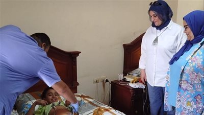 الكشف الطبي على لاعبي السباحة بنادي قارون الرياضي بالفيوم