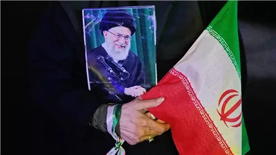 وفود أجنبية تبدأ في إلقاء نظرة الوداع على جثمان خامنئي