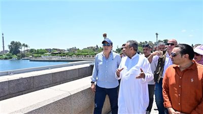 وزير الري ومحافظ البحيرة يتفقدان قناطر إدفينا 