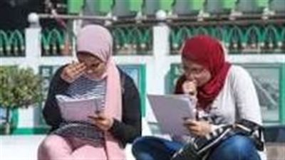 شكاوى الطلاب تشعل البرلمان.. هل يُعاد تقييم امتحان الكيمياء؟