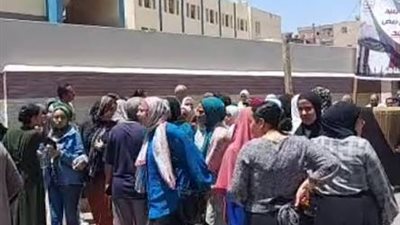طلاب ثانوية المنيا: إمتحان اللغة الأجنبية الأولى 