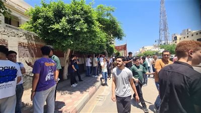 سعادة طلاب الثانوية العامة بالبحيرة بامتحان اللغة الإنجليزية 