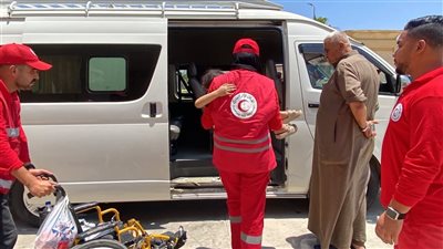 استمرار الجهود الإنسانية بمعبر رفح.. الهلال الأحمر يرافق الدفعة 58 من المصابين الفلسطينيين