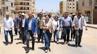 وزيرة الإسكان تتفقد الحي المتميز بمدينة بدر وتوجه بسرعة تنفيذ مطالب السكان
