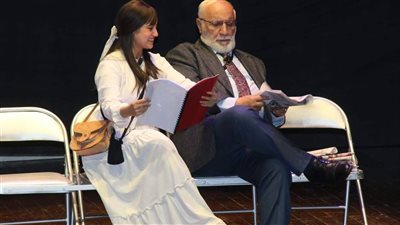 إقبال جماهيري كبير في أول ليالي فتاة المترو بمسرح نهاد صليحة