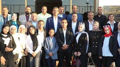 محافظ البحر الأحمر...الاستماع المباشر لصوت الشباب على رأس أولوياتى