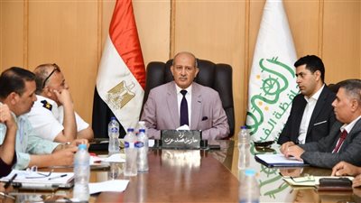 سكرتير عام الفيوم يترأس اجتماع لجنة إزالة التعديات على الأراضي الزراعية
