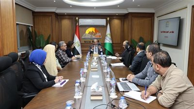 محافظ الجيزة يتابع تنفيذ الخطة الاستثمارية وجهود إزالة المخالفات والتصدي للإشغالات بالعجوزة 