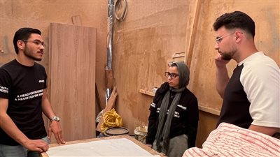 طلاب جامعة مدينة السادات يحولون حطب القطن إلى منتج صناعى